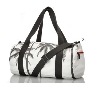 Aloha Collection Kalapana Samudra Duffle Special Edition (damaged) 55% OFF!